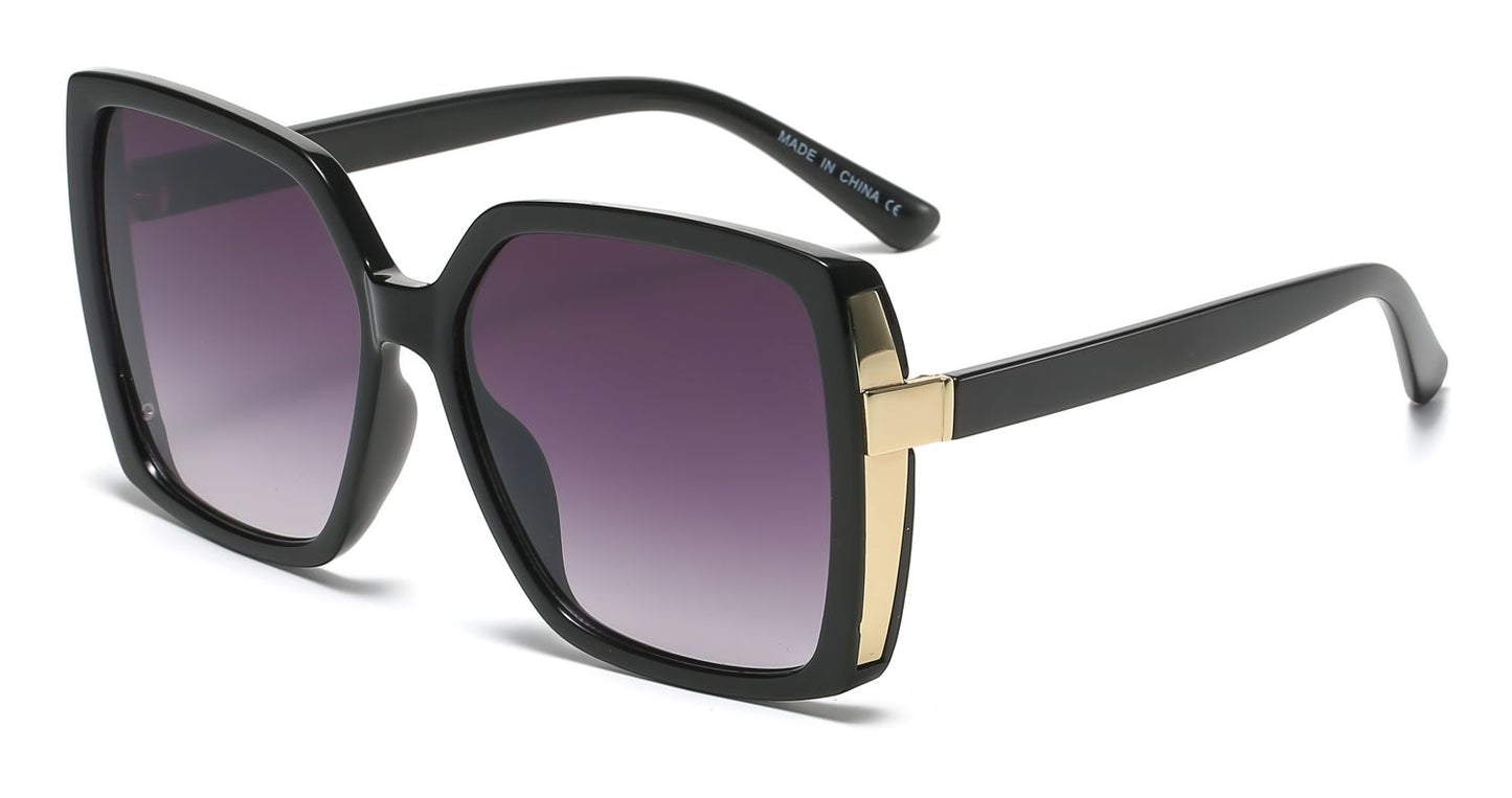 Moira - Dilly Dollar Optical -