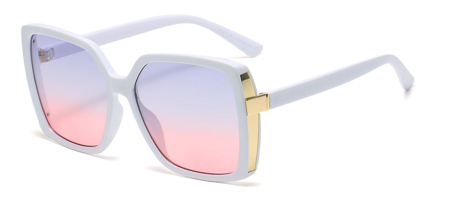 Moira - Dilly Dollar Optical -