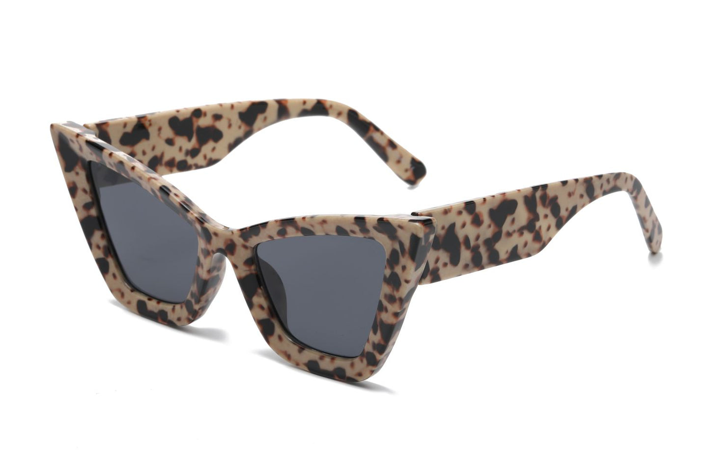 Kenna - Dilly Dollar Optical -