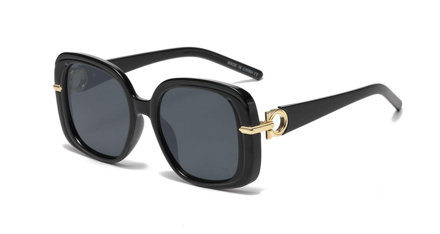 Colette - Dilly Dollar Optical -